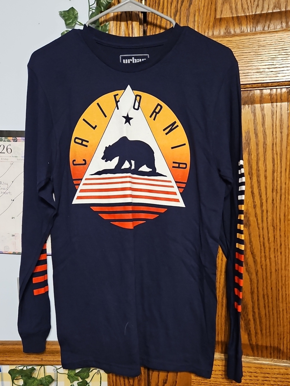 NWOT Men's Navy Long-Sleeve Graphic Tee - California Bear